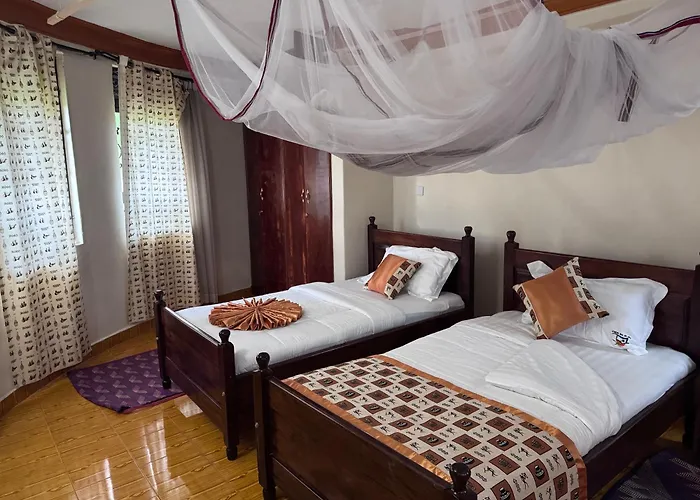 Top Of The World Lodges Fort Portal